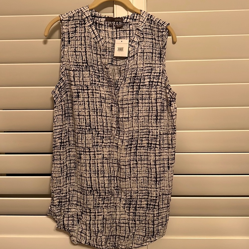 NWT Sandra patterned tunic blouse  sleeveless - Medium